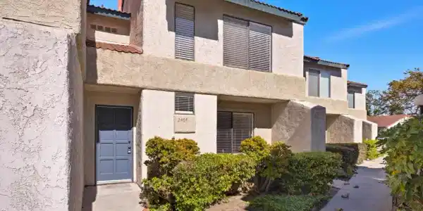 2464 Manzanita Drive