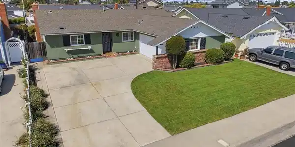 17441 Jefferson Lane