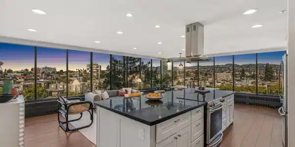 565 Bellevue Ave