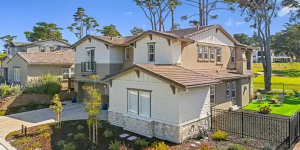 1838 Links Drive