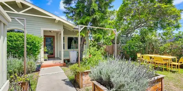 1353 Edgemont