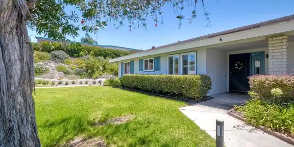 3755 Vista Campana N