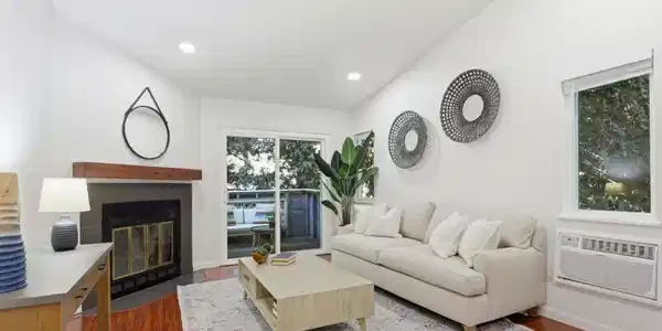 1547 Four Oaks Circle