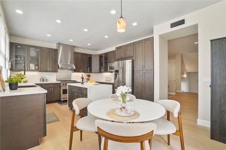 7831 Daisy Circle