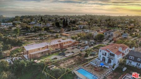 1028 Chautauqua Boulevard