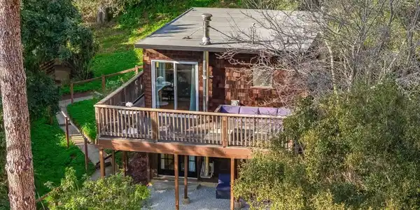 3382 Dwight Way