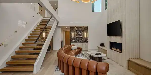 738 Palms Boulevard