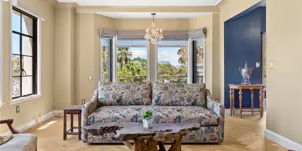 800 E Ocean Blvd