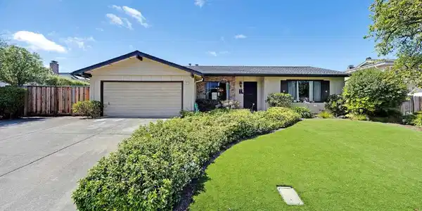 1372 Fascination Cir