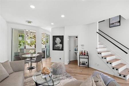 2101 E 15th