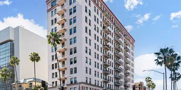 455 E Ocean Boulevard