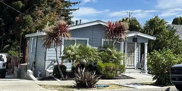 222 3rd St