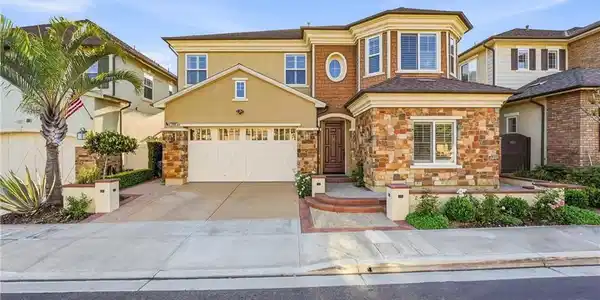 17491 Oakbluffs Lane
