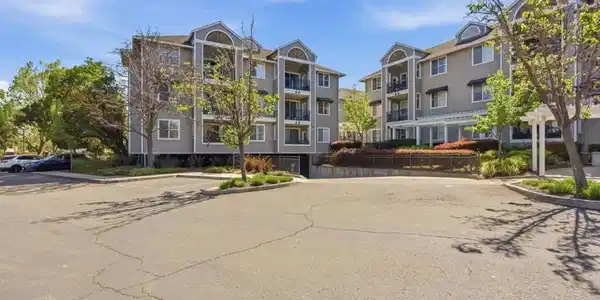1982 W Bayshore Road