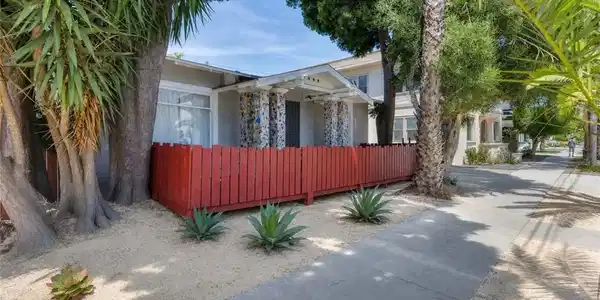 955 E 2nd
