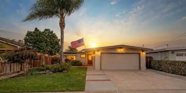 42657 Newport Dr