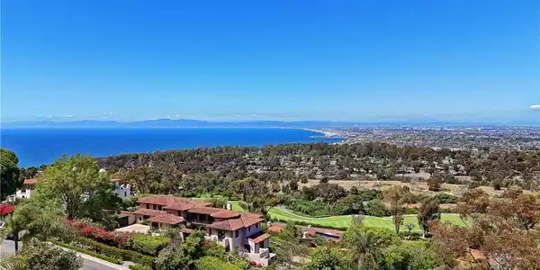 702 via La Cuesta