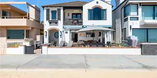1228 W Oceanfront
