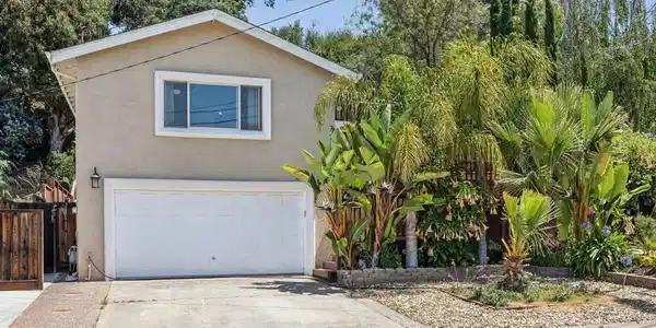 33166 Basswood Ave