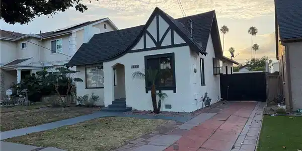 1654 N Marine