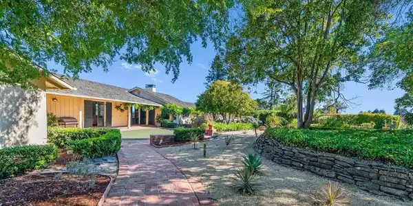 31 S Circle Dr