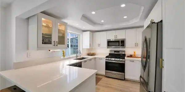 811 W 15th