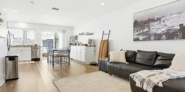 3466 Seabreeze Walk