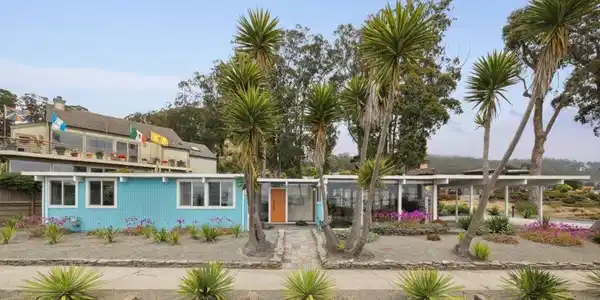 990 Avenue Alhambra