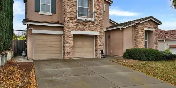 11 San Tomas Ct