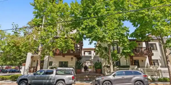 244 View Street