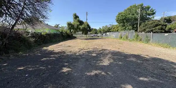 1 st NE 1 Street