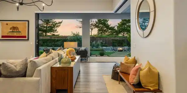 3007 Bluffs Drive