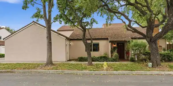 2524 Roblar Lane
