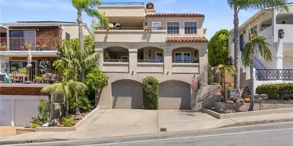 244 W Mariposa
