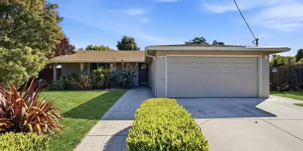 16 Clarence Court