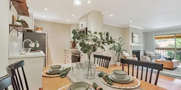 1210 Golden Oaks Lane