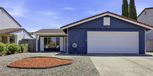 1118 Lovelock Way