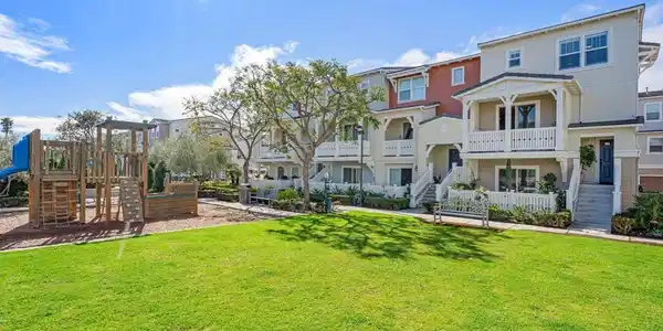 3729 Islander Walk