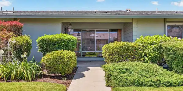 213 E Elfin Green