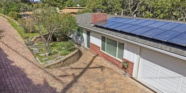17 Los Encinos Drive