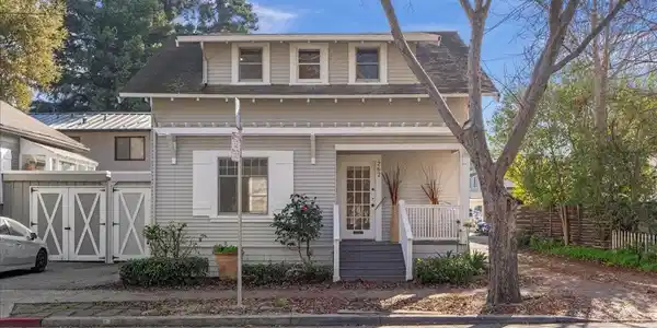 262 Hawthorne Avenue