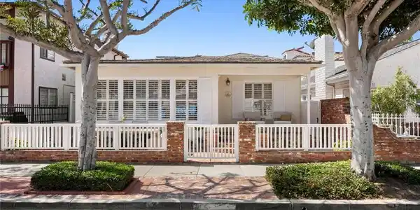 1537 E Ocean Boulevard