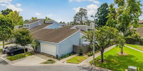 541 Broderick Way