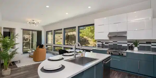 8570 Aspect Dr