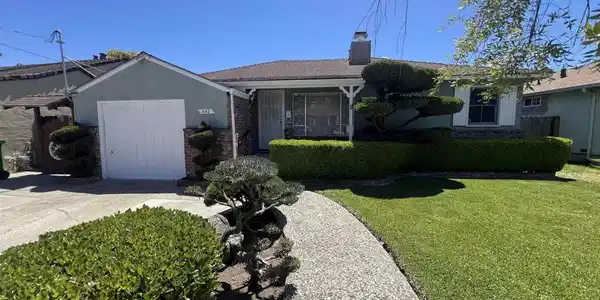 642 Via Alamo