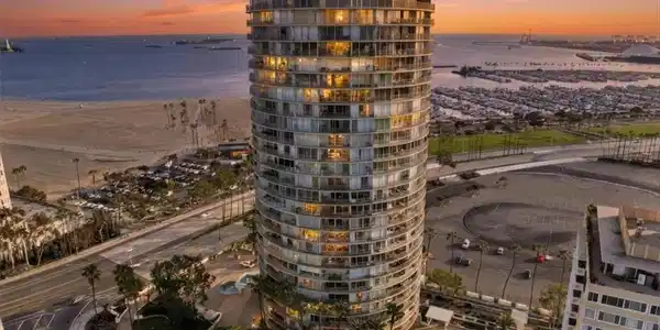 700 E Ocean
