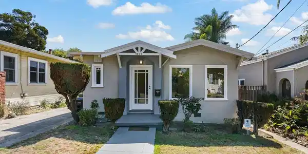 3806 Laurel