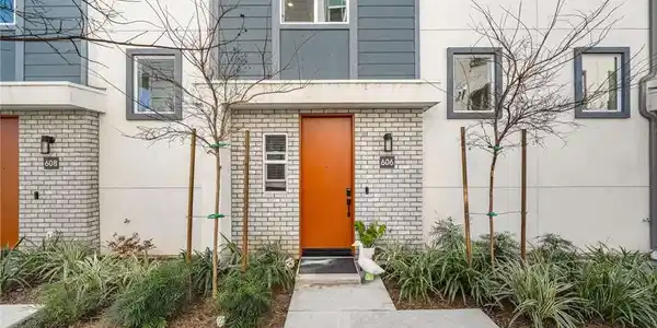 606 Dawson