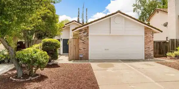 2748 Carpinteria Dr