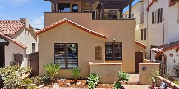 118 Glendora Avenue